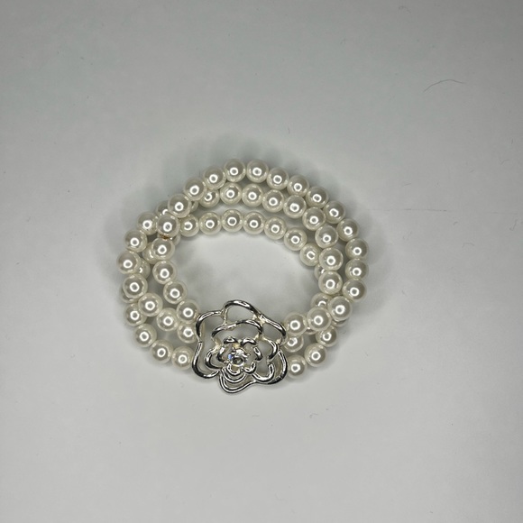 Faux pearl bracelet - Picture 3 of 4